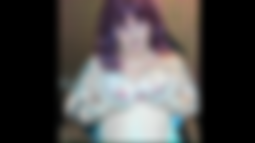 Masaje de tetitas con aceite caliente por oro