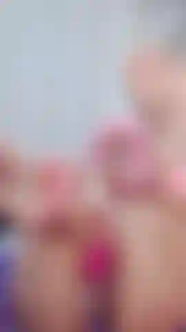 Ven a verme muy cachonda follándome el coño con mi vibrador favorito.