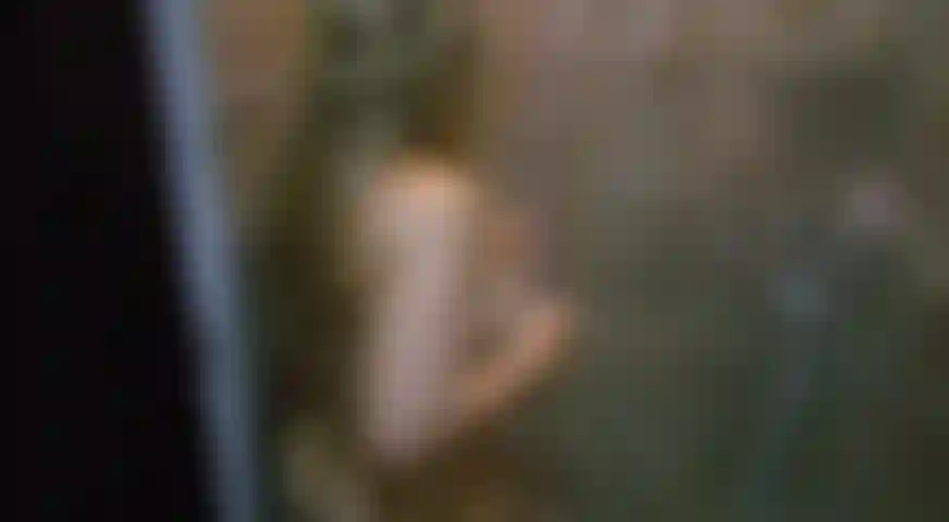 Ven conmigo a darte una ducha.