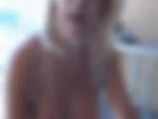 Dando mamadas y teniendo sexo en el balcón de vegas.