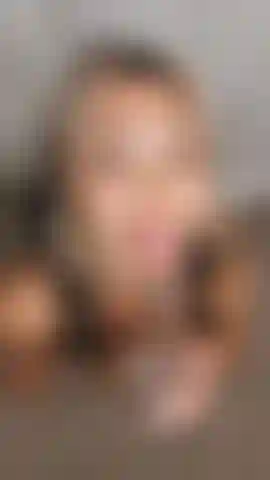 Me encanta chupar mi consolador.