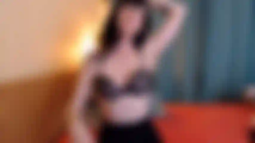 Adoro a la diosa de las axilas peludas. Huele mis axilas peludas.