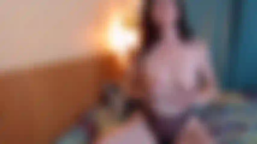 Cei: resolución de año nuevo, ¡acaricia más, córrete más! Come mas semen!! Mientras me miras tocar mi clítoris debajo de mis bragas! Me corro mientras te veo comer tu gran carga cremosa! Mmm!