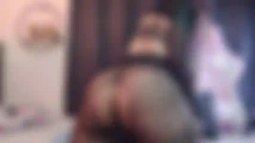 Twerking, con mi enorme culo.