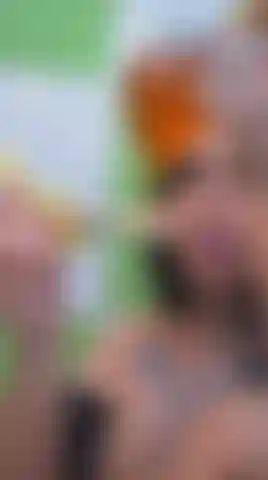 Soy una abeja llena de delicias melosas.