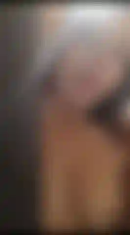 Necesito compañía, ven a ducharte conmigo.