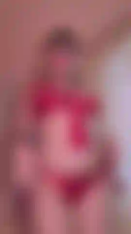 Adora el cuerpo de una diosa - mírame bailar y moverme de forma sensual, sacudiendo mis voluptuosos pechos, contoneando mis ardientes caderas, todo para que me adores….