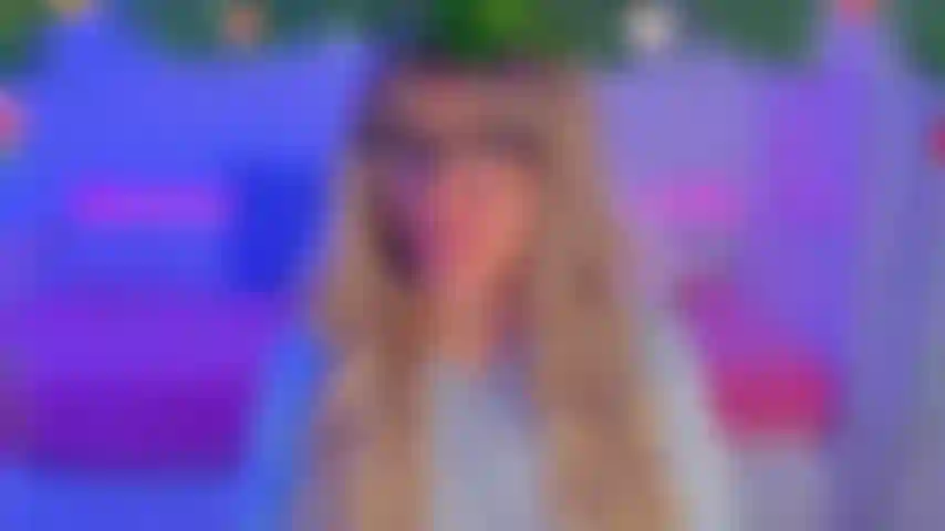 Sissy face a su ama insolente - ¡realmente necesitas tocarte, pero tu ama ha decidido jugar con tu paciencia jeje! Twerk, seducción de nalgas, felación, todo acompañado de órdenes de tocarte... ¡O no!