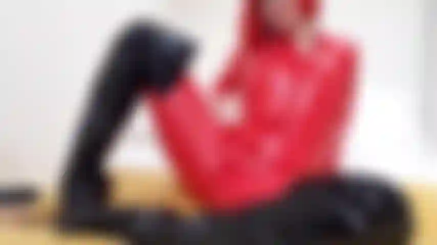 Pvc y botas adoran una gran polla negra con un consolador, follada abiertamente y fetichismo de pies.