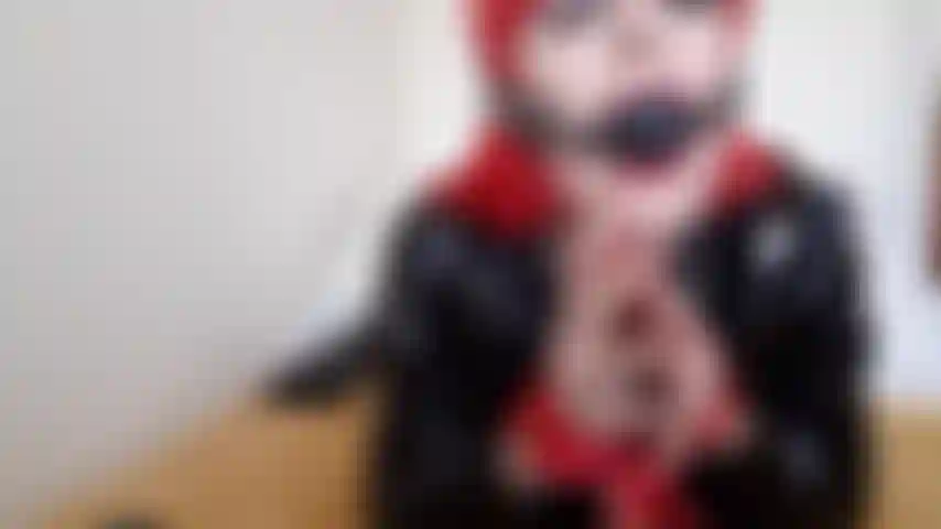 Zorra con botas de pvc atada con pelotas. Follada duro, desordenado, garganta profunda, mordaza, baba.