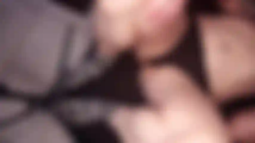 Contenido completo sin editar de dedos, follada y una enorme corrida por toda su apretada coño, completo sin editar de 8 minutos.