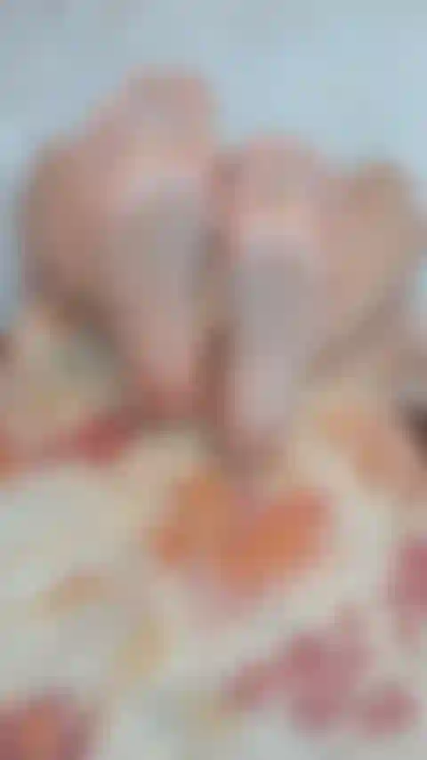 Para amantes de los pies. Moviendo dedos aceitados.