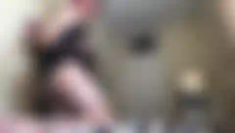 Me azoto, me follo el culo y el coño con un consolador en el collar y la correa. Te llamo papá.