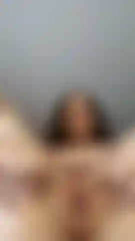 Here you can see me expose my pussy all wet and open, I also show my face during this vid 😘
