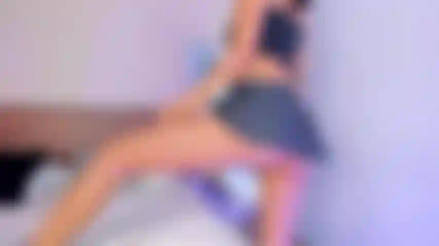 I love slow dancing for you, moving my hips and seducing you with my naked ass..