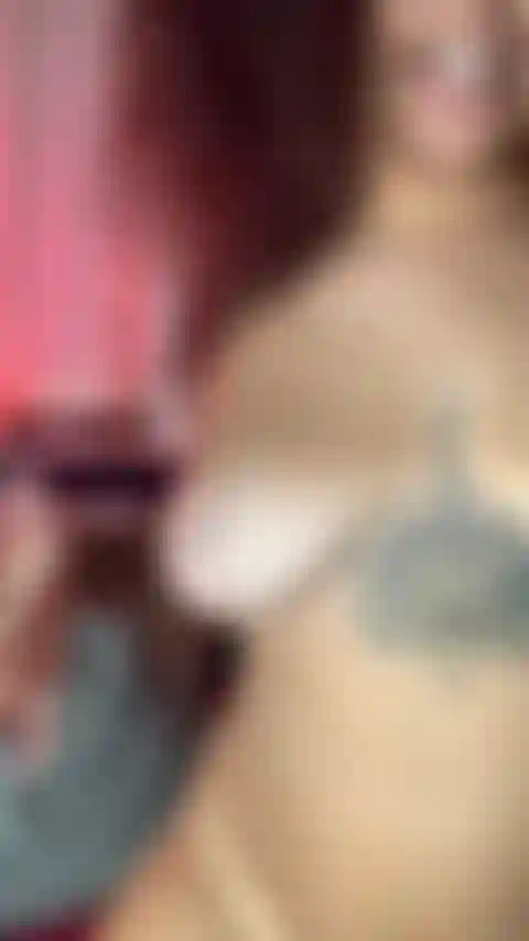 Ven a verme comer cereal desnuda.