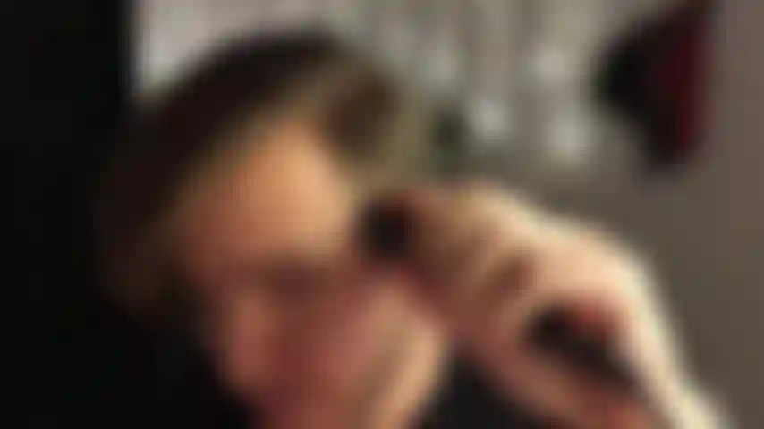 Me estoy cortando el pelo.