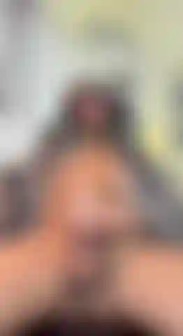 No puedo resistir el calor y me masturbé antes de irme a casa.