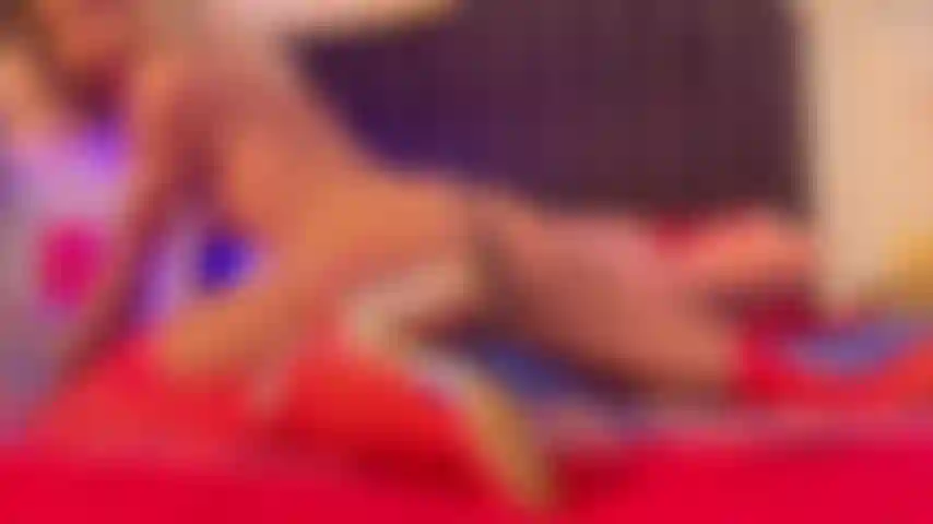 La primera vez que rubie prueba el sexo anal con un tapón anal! ( Pedido personalizado).