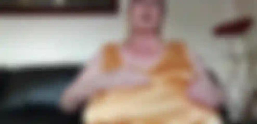 Si tan solo los quisiera a todos aquí conmigo chupando, acariciando, pellizcando mis pezones perforados antes de terminar con ustedes con mi consolador de 10".