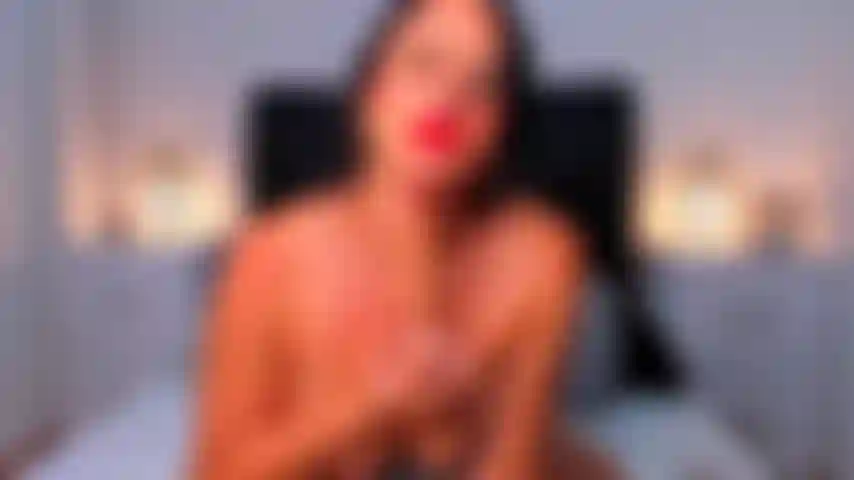 Soy la diosa de tus fantasias sexuales.