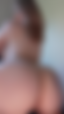 Mostrando mi jugoso trasero.