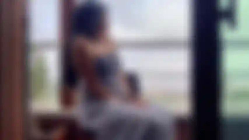 Lara-tinelli-cachonda-en-casa.