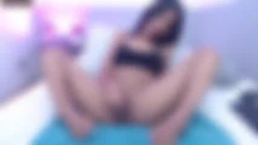 Apretado coño frotar clítoris.