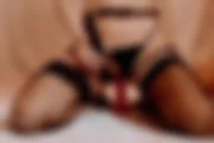 Chica traviesa, tomando esa gran polla.