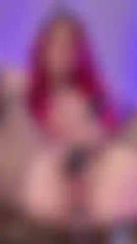 Corriéndome fuerte con la máquina de follar.