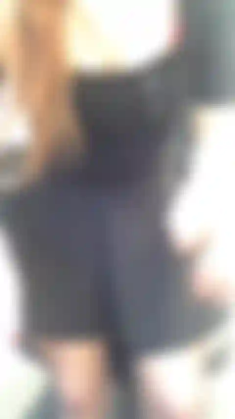 Sumisa o fan de las pantimedias de nylon. Te encantará. Ama en la oficina te enseño mi culo y mis pies en pantimedias luego en tanga mientras te llamo puta.