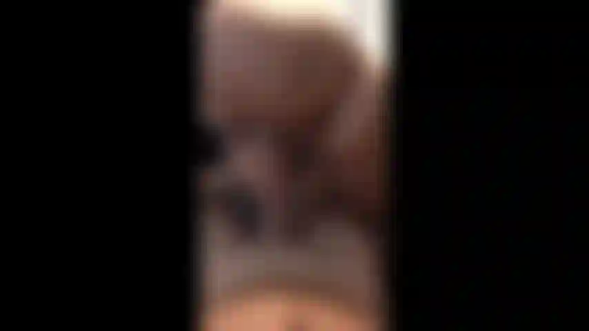 Follada en pareja y footjob / lo follo, lo pajeo con mis pies y hago que se corra en mis pies. Esperma por todas partes hummmm.