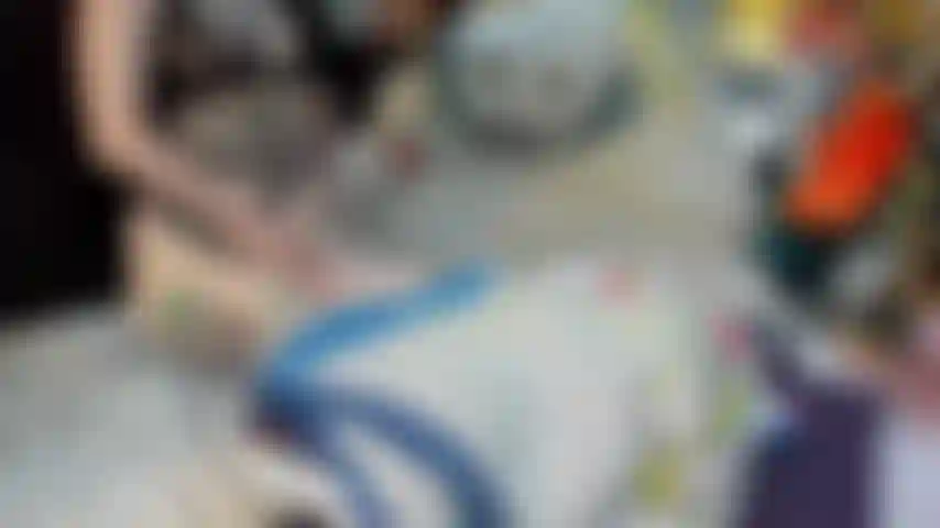 Una bruja deja embarazada a un hombre.