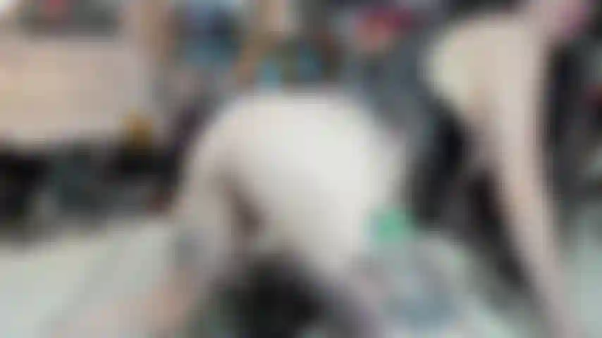 Chica gótica se frota el coño para ti.