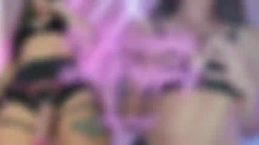 Adoración de tetas y pegging (show en vivo).