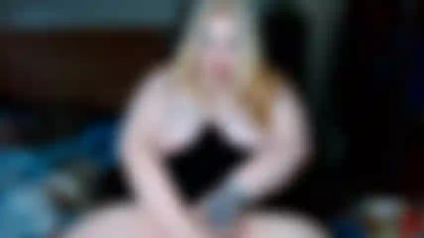 Masturbándome con 3 juguetes nuevos.