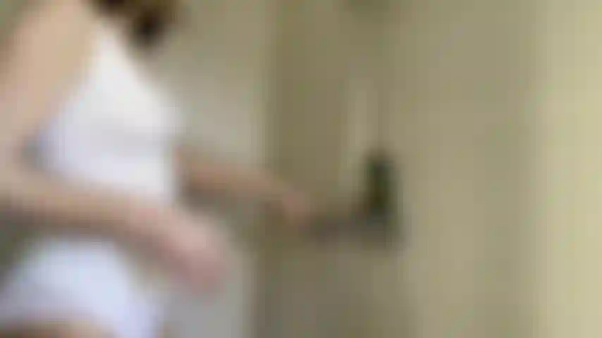 Nue sous ma douche (ducha sexy).