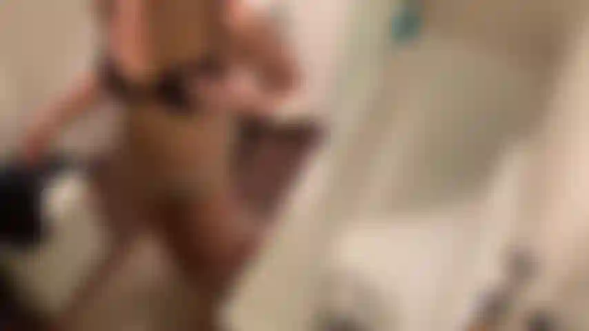 Nue dans mon bain (desnuda en mi baño).