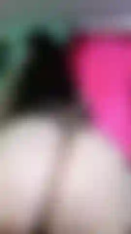 Pawg latina que hace twerk y se folla el coño.
