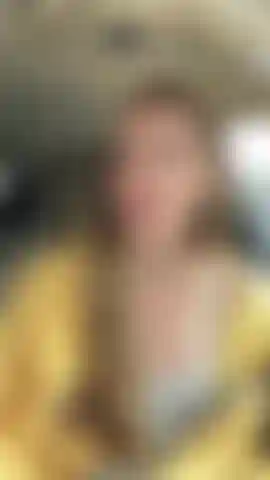 " En días lluviosos. Pasando por un autoservicio de starbucks