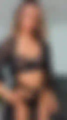 Ven a atrapar a esta rubia sexy.