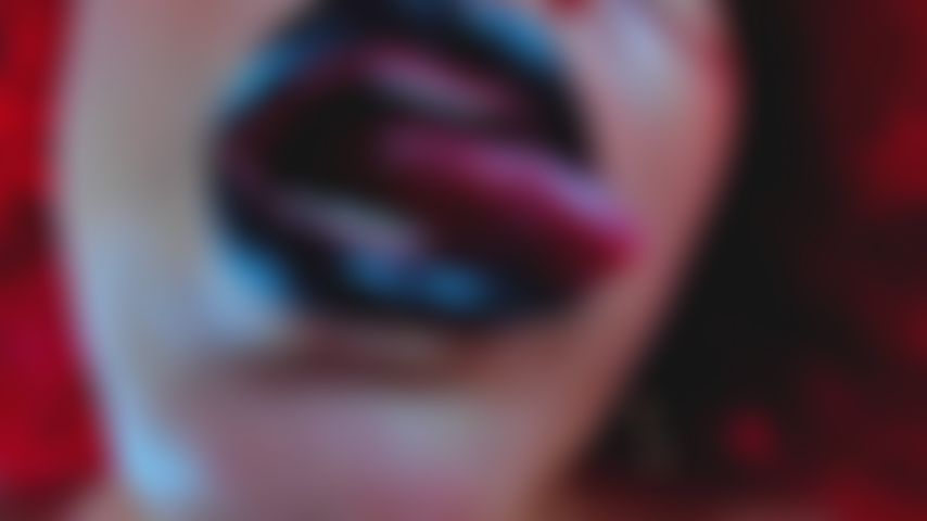 Black lipstickclose