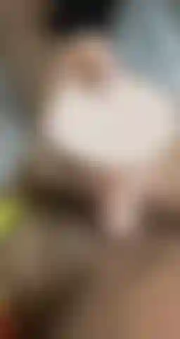 Mírame embestirme con mi juguete.