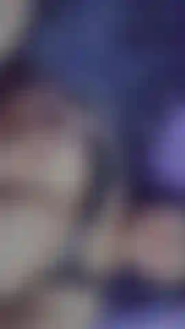 Masajeando mis grandes tetas.