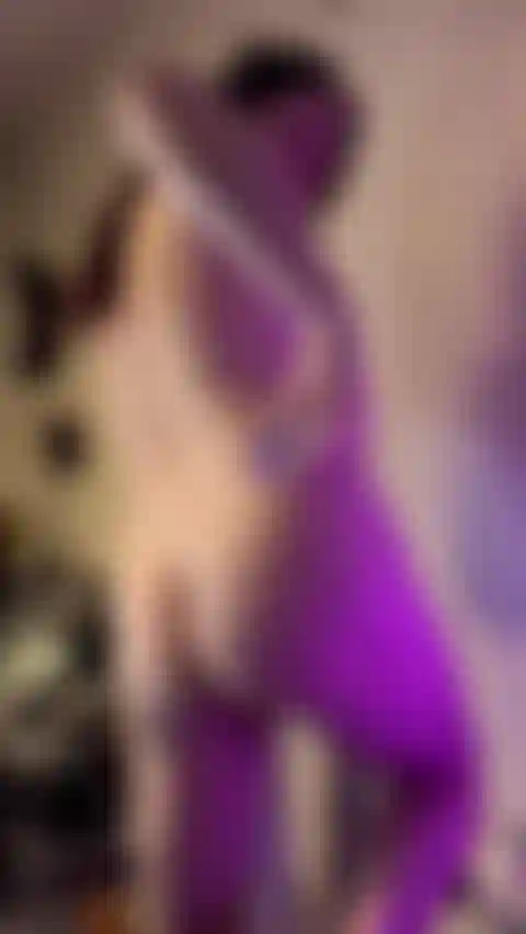 Engrasándome el trasero.