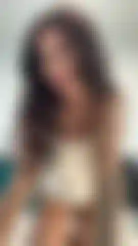 Who wake up wet and horny like me?