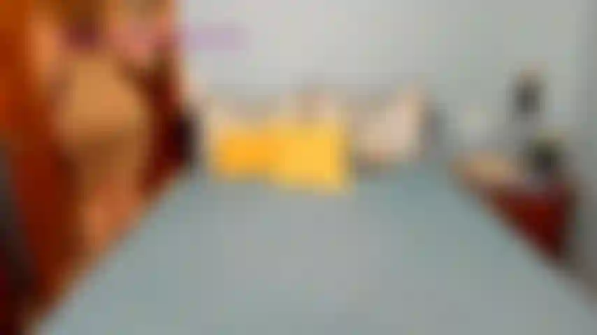 Nylonlegsbj, bromeando con mis pantimedias y luego chupando un consolador para ti.