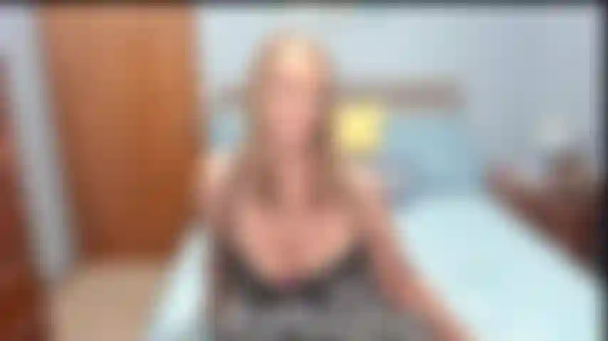 Friendsmomroleplay-toyfucking- video caliente de mí como la mamá de tu amiga, seduciéndote como una puta cachonda. Follando con juguetes, charla sucia, joi.