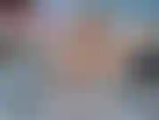 Desnuda con medias bronceadas, ruego que me críe tu polla joven mientras te provoco con mi cuerpo de milf y me follo con mi juguete. Fantasía de impregnación.