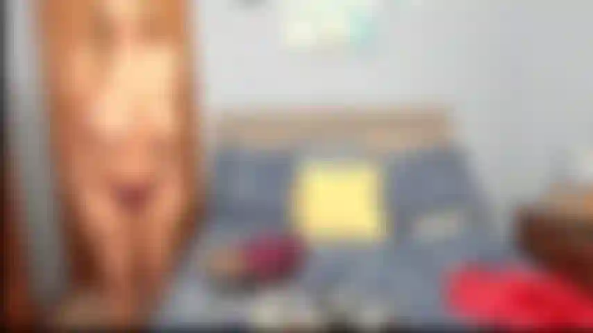 Bikini con estampado de leopardo, orgasmo con vibrador: me pruebo un bikini con estampado de leopardo y luego me masturbo con vibrador y semen.